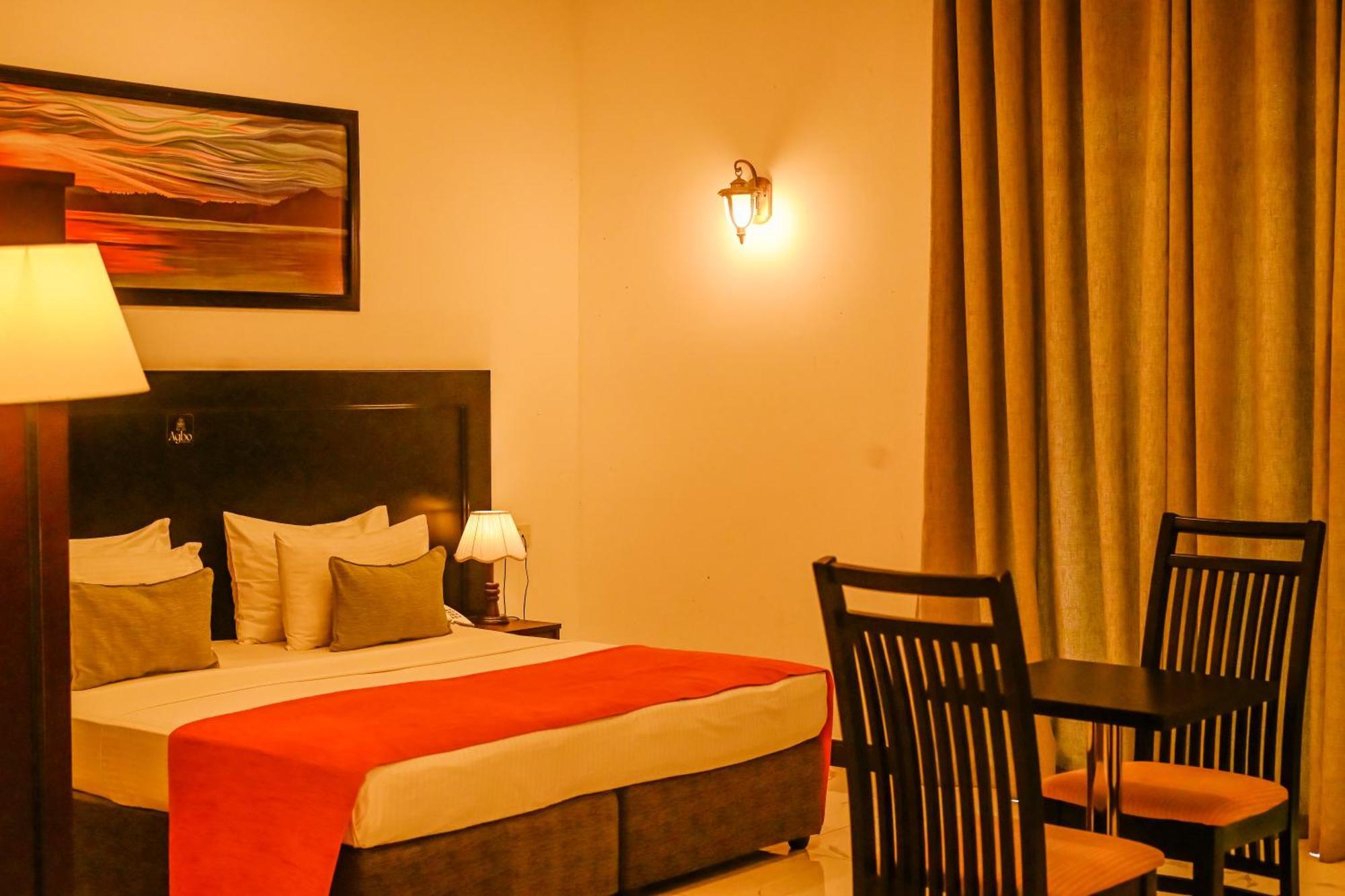 Agbo Hotel Полоннарува Экстерьер фото