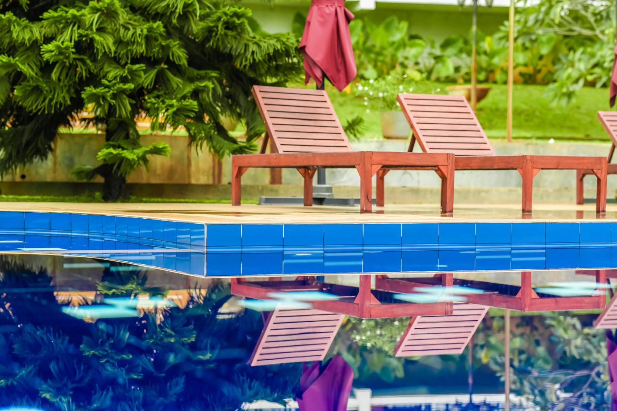 Agbo Hotel Полоннарува Экстерьер фото