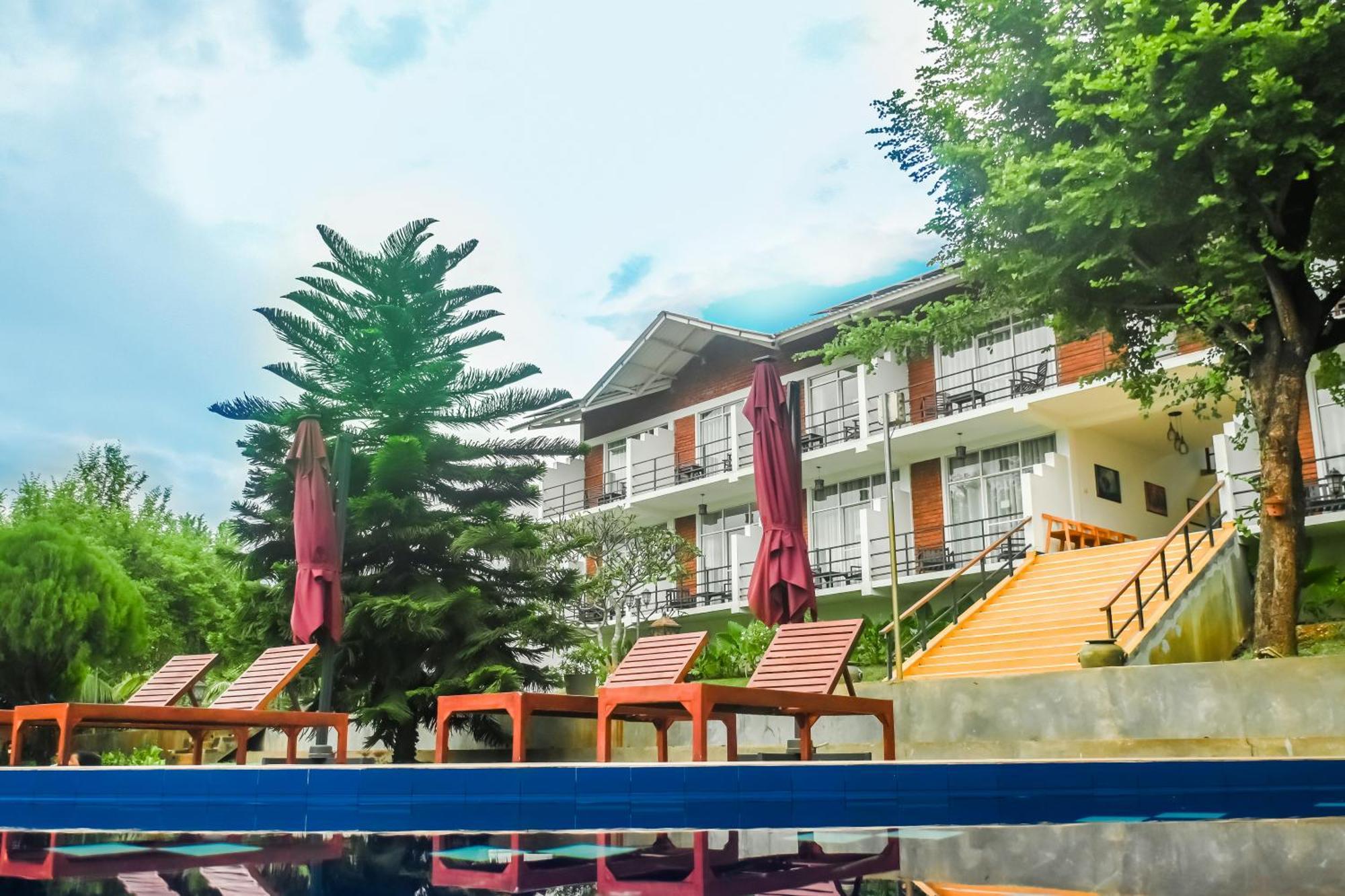 Agbo Hotel Полоннарува Экстерьер фото