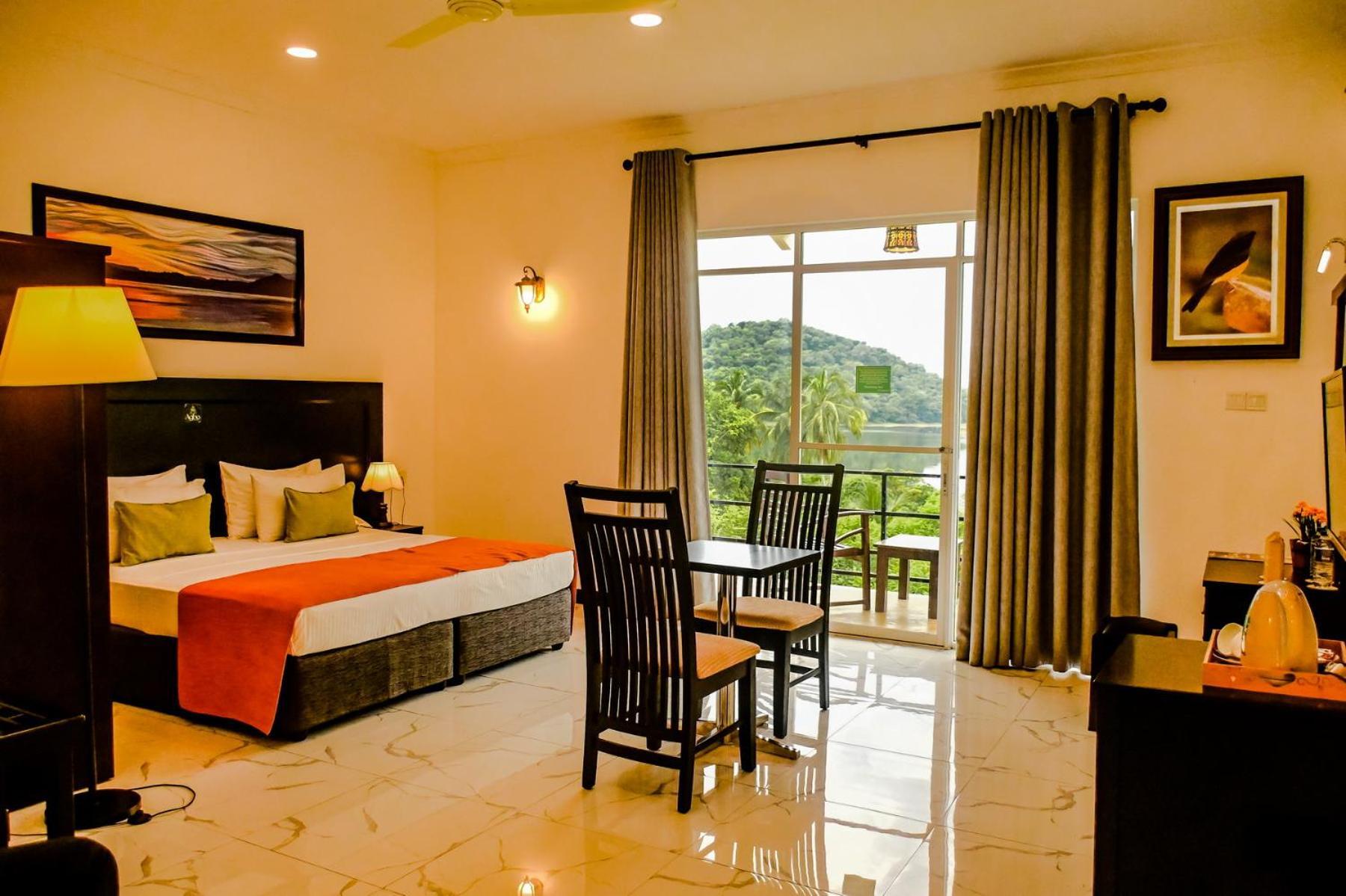 Agbo Hotel Полоннарува Экстерьер фото