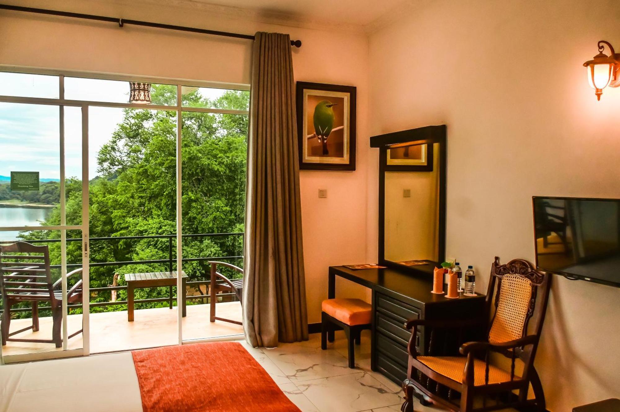 Agbo Hotel Полоннарува Экстерьер фото