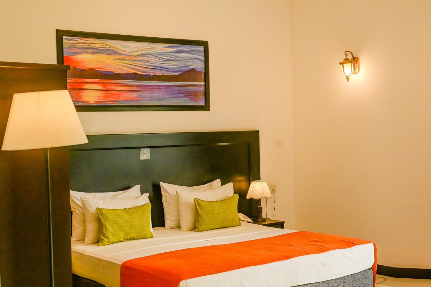 Agbo Hotel Полоннарува Экстерьер фото