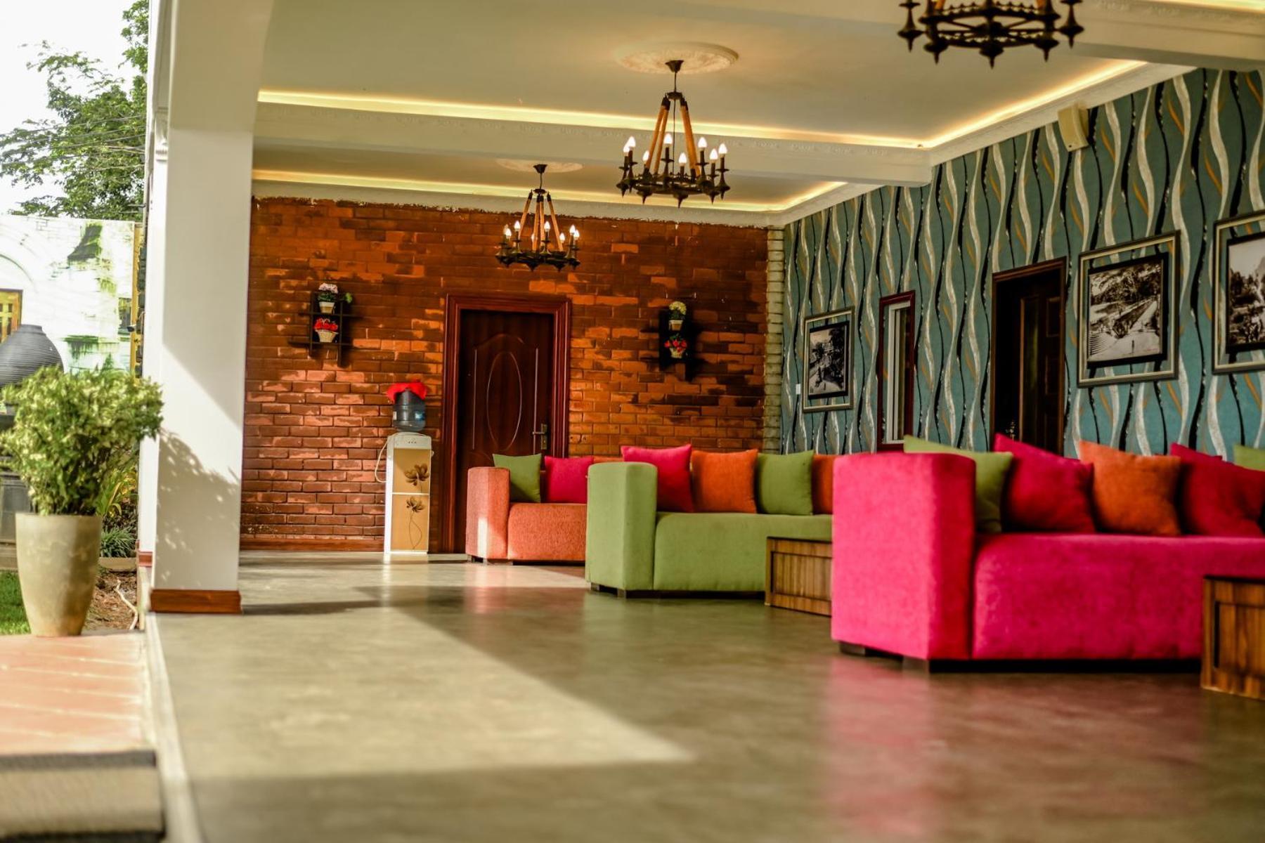 Agbo Hotel Полоннарува Экстерьер фото